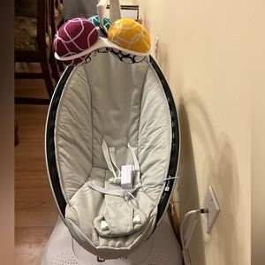 MAMAROO 4 MOTION INFANT SEAT - LIGHT GREY CLASSIC
